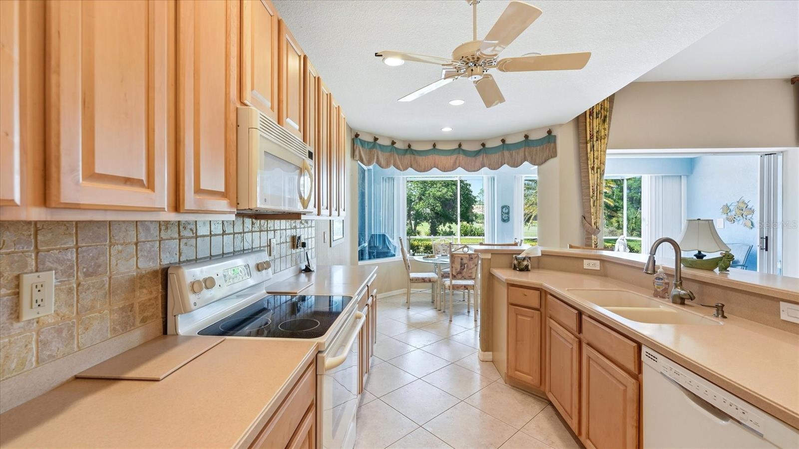 5704 WHITE JASMINE WAY — photo 15