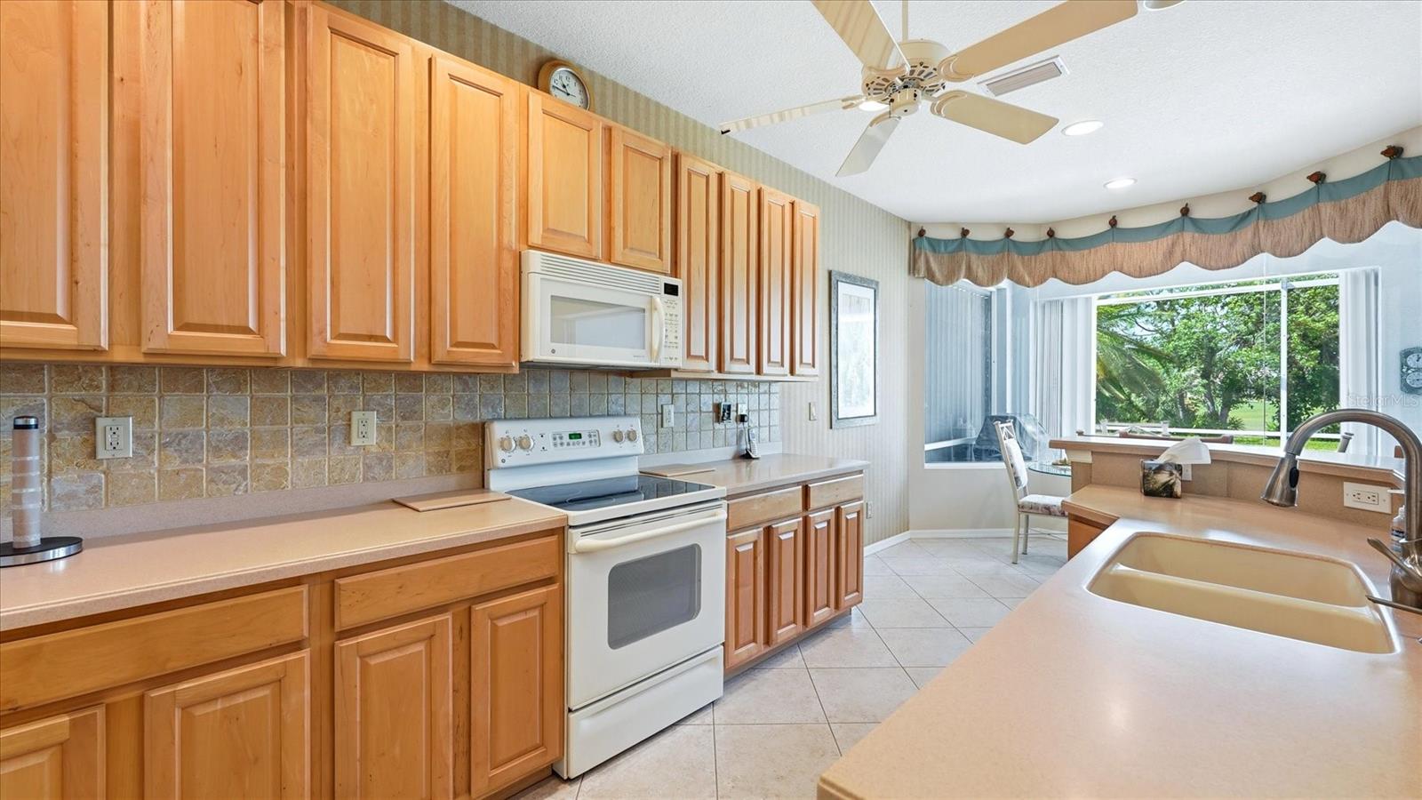 5704 WHITE JASMINE WAY — photo 11