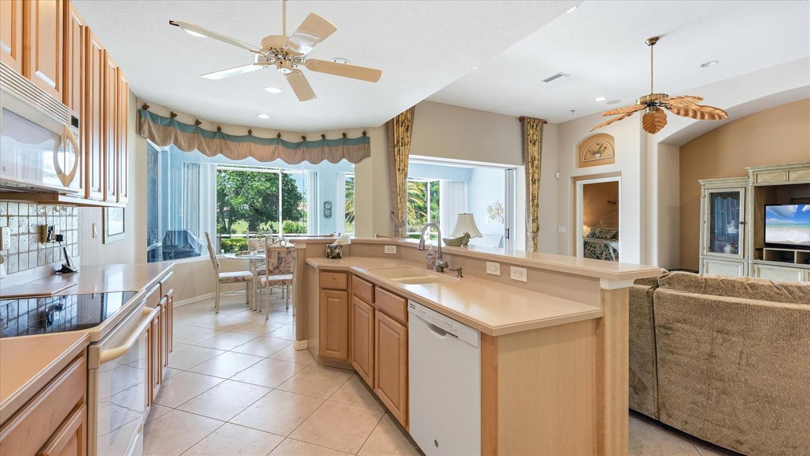 5704 WHITE JASMINE WAY — photo 12