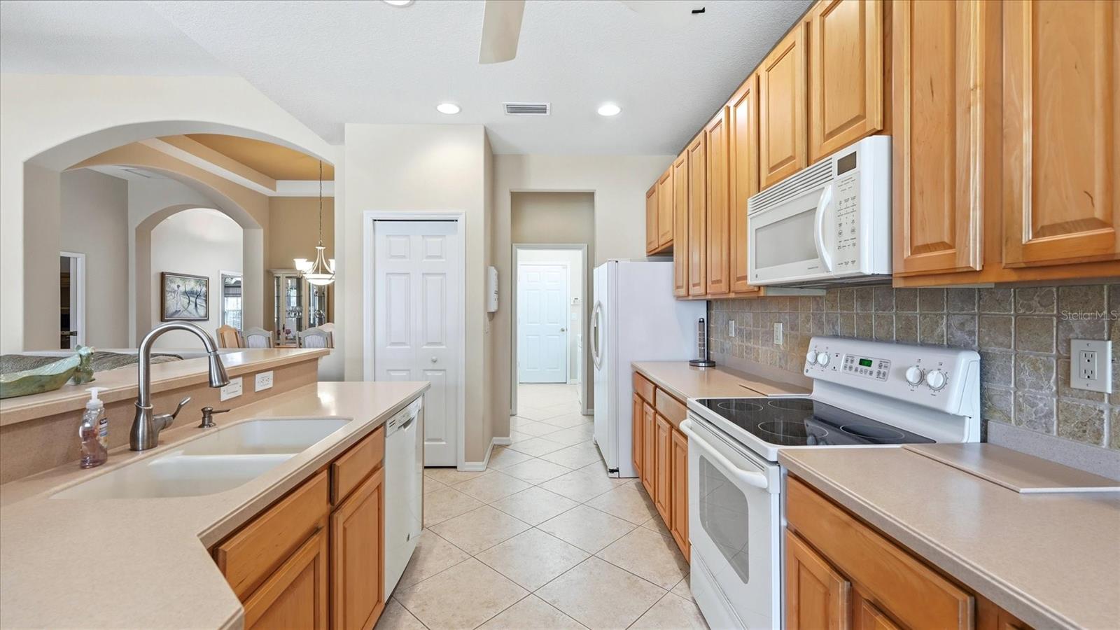 5704 WHITE JASMINE WAY — photo 16