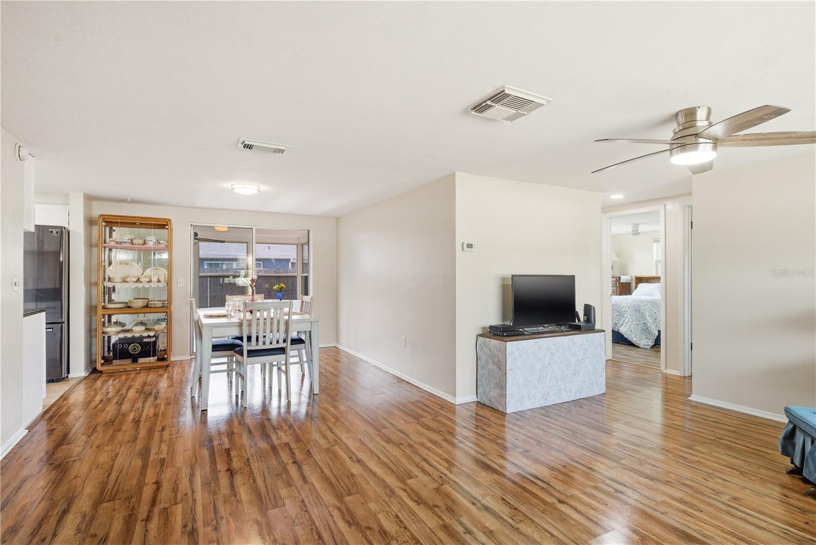 11205 GLOVER RD — photo 8