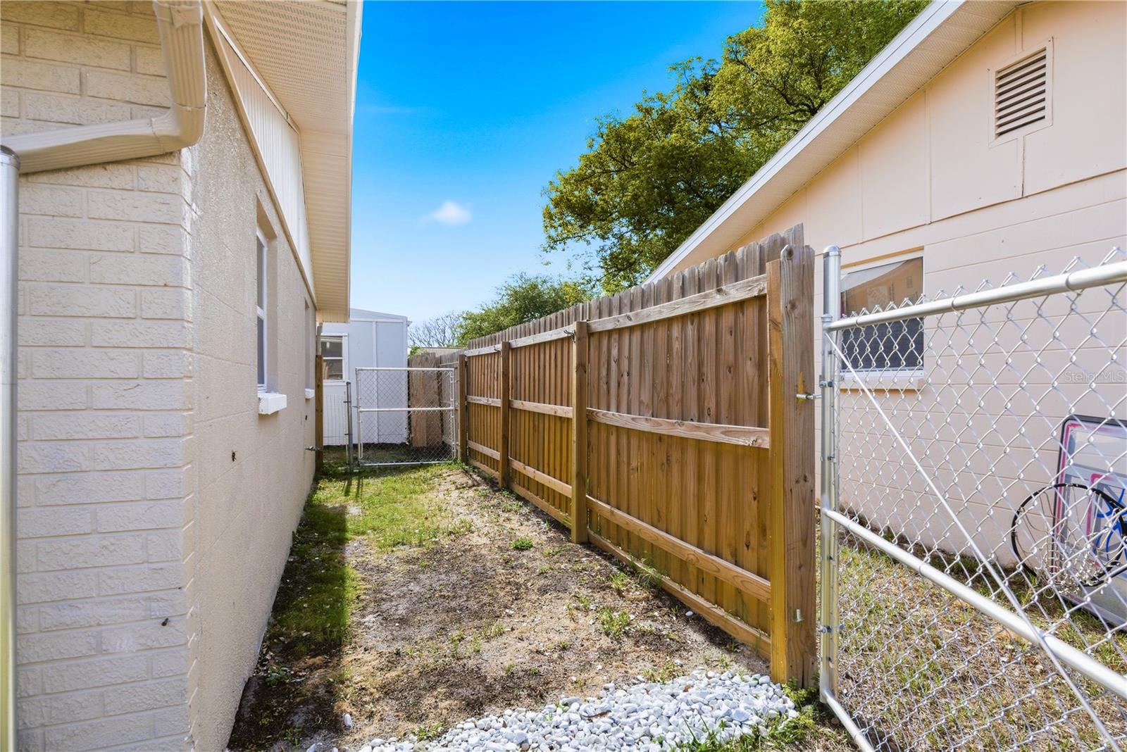 11205 GLOVER RD — photo 40
