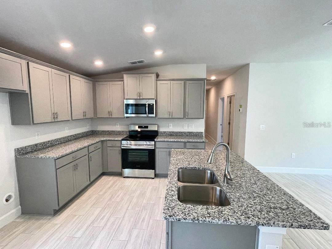 9351 HIGHLAND HILLS DR ST — photo 10