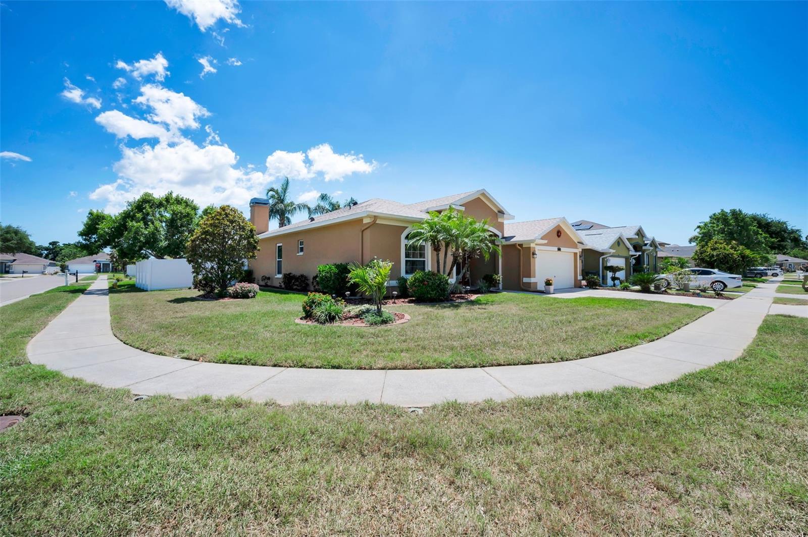 8202 WILD OAKS CIR — photo 6