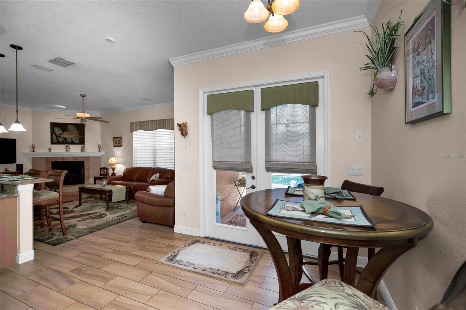 8202 WILD OAKS CIR — photo 21