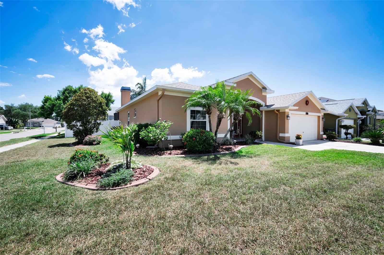 8202 WILD OAKS CIR — photo 5
