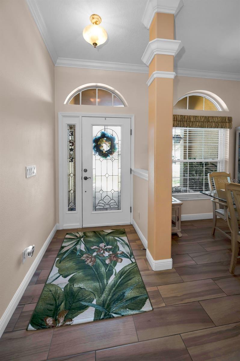 8202 WILD OAKS CIR — photo 10