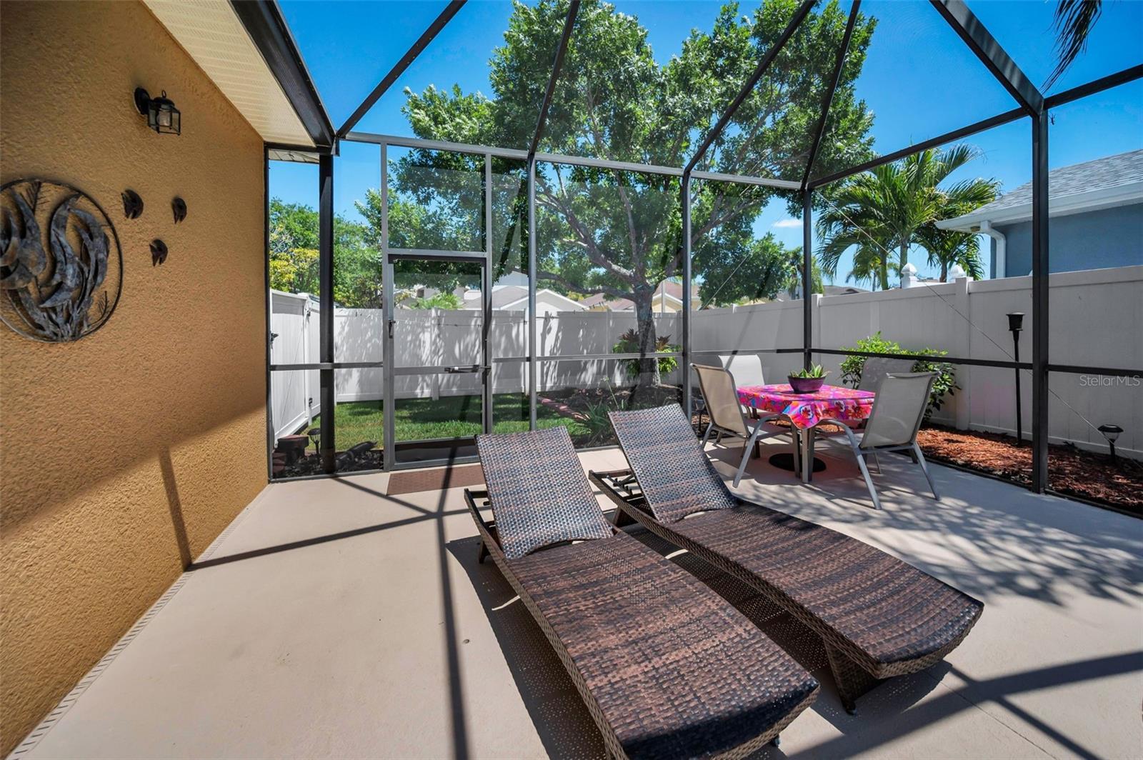 8202 WILD OAKS CIR — photo 47