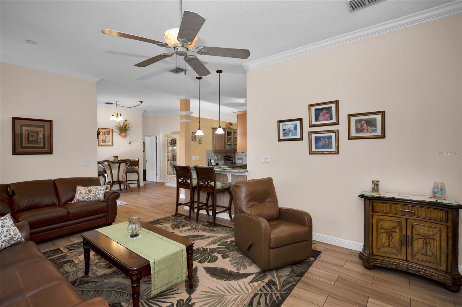 8202 WILD OAKS CIR — photo 27