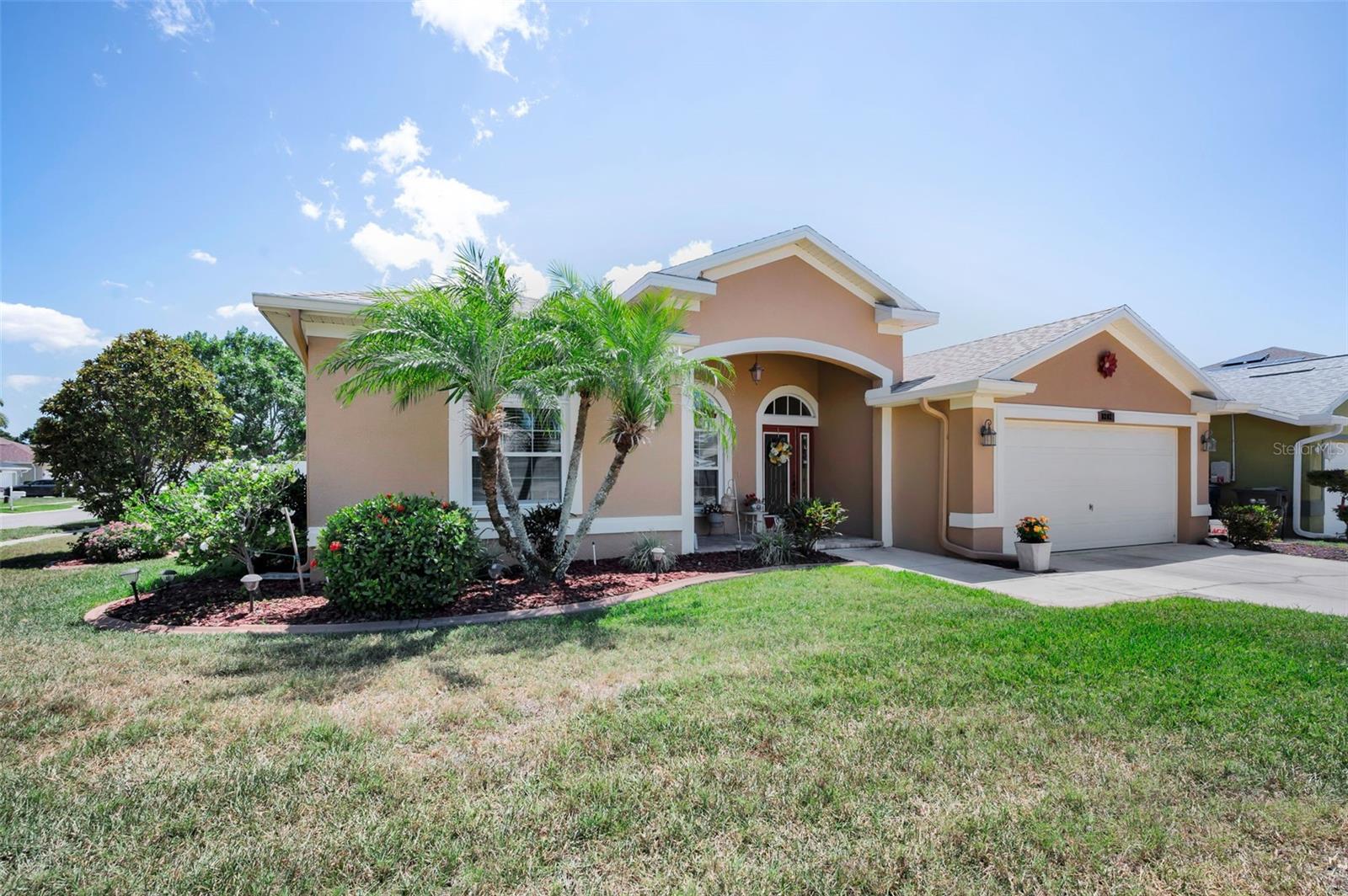 8202 WILD OAKS CIR — photo 4