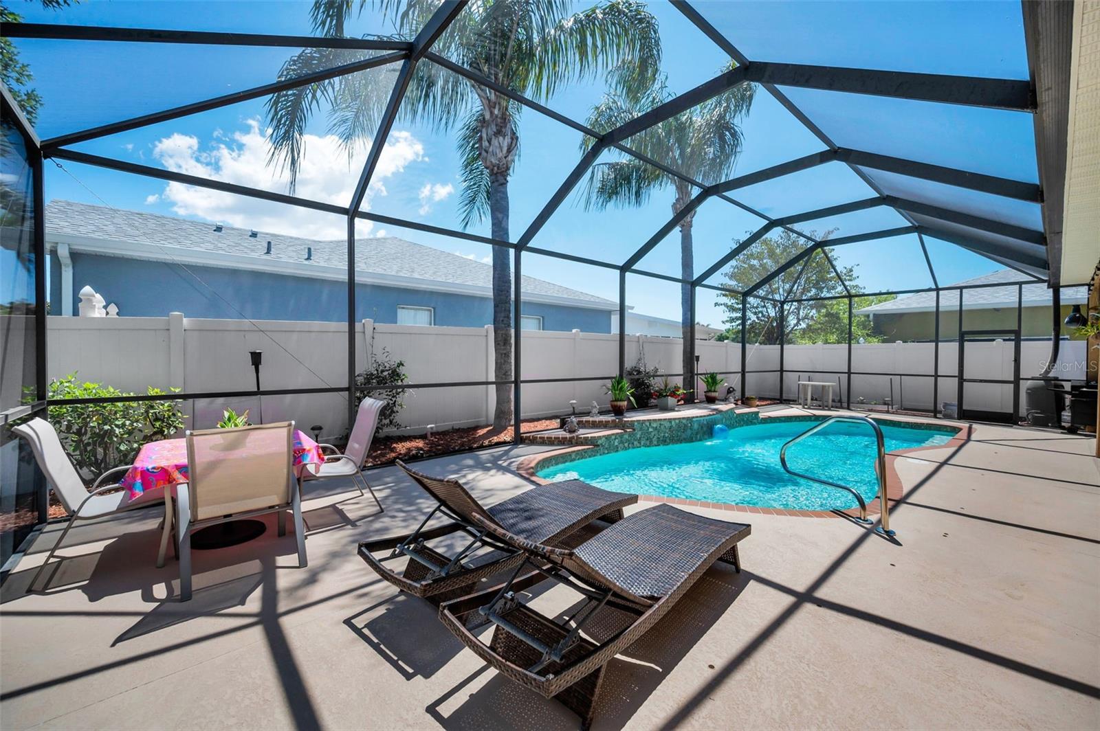 8202 WILD OAKS CIR — photo 48