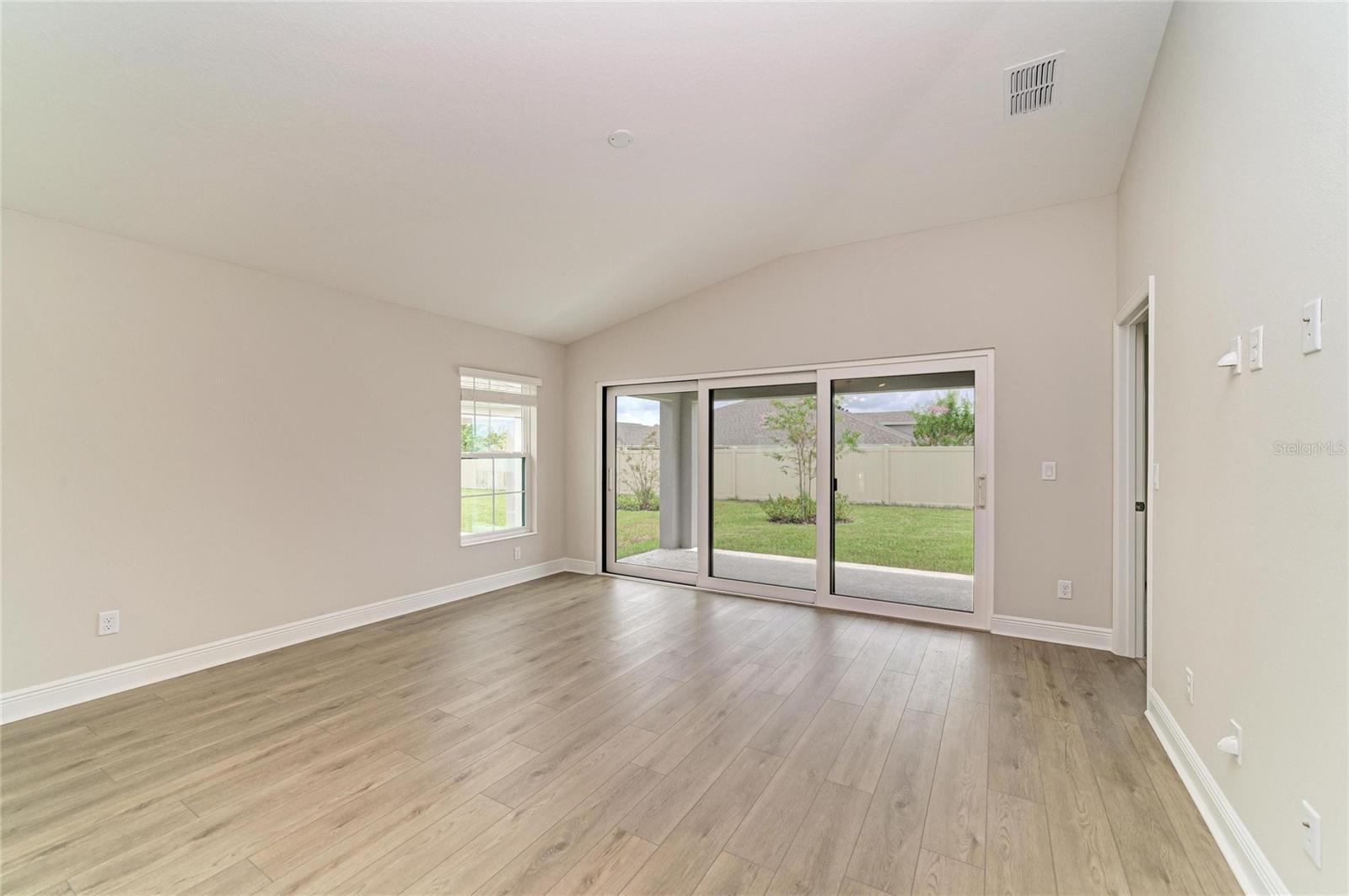 12365 OAK  HILL WAY — photo 18