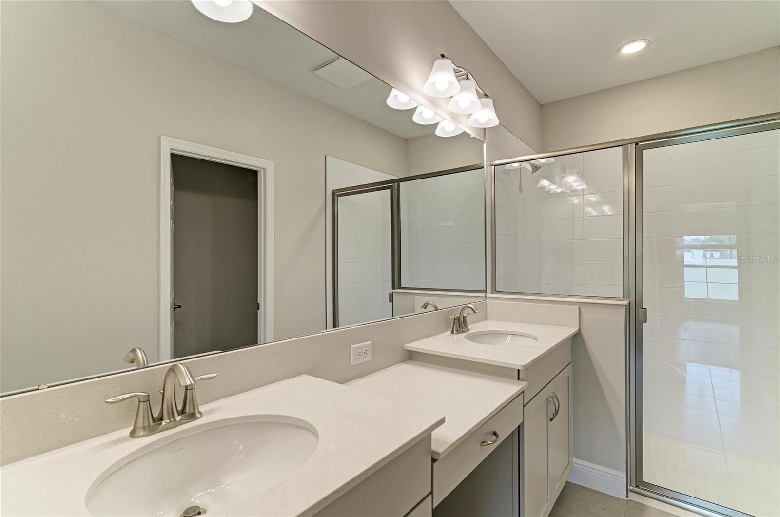 12365 OAK  HILL WAY — photo 8