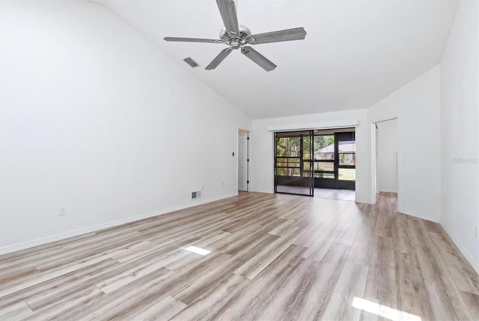 4793 OAK FOREST DR W #46 — photo 17