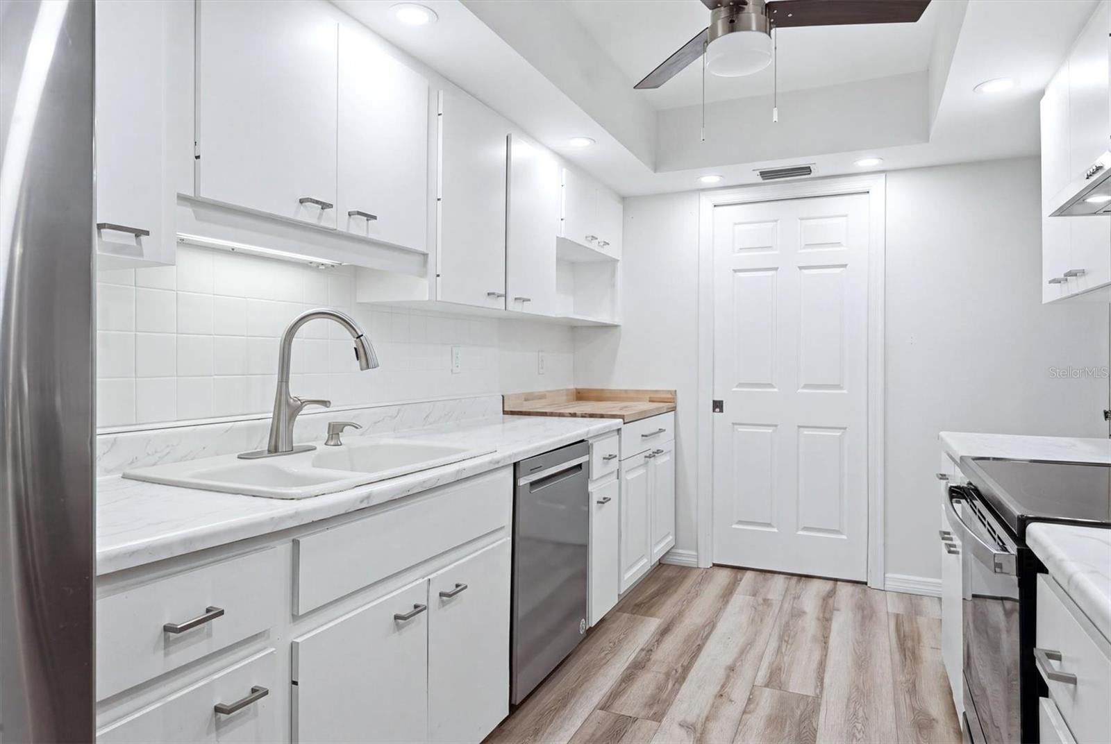 4793 OAK FOREST DR W #46 — photo 5