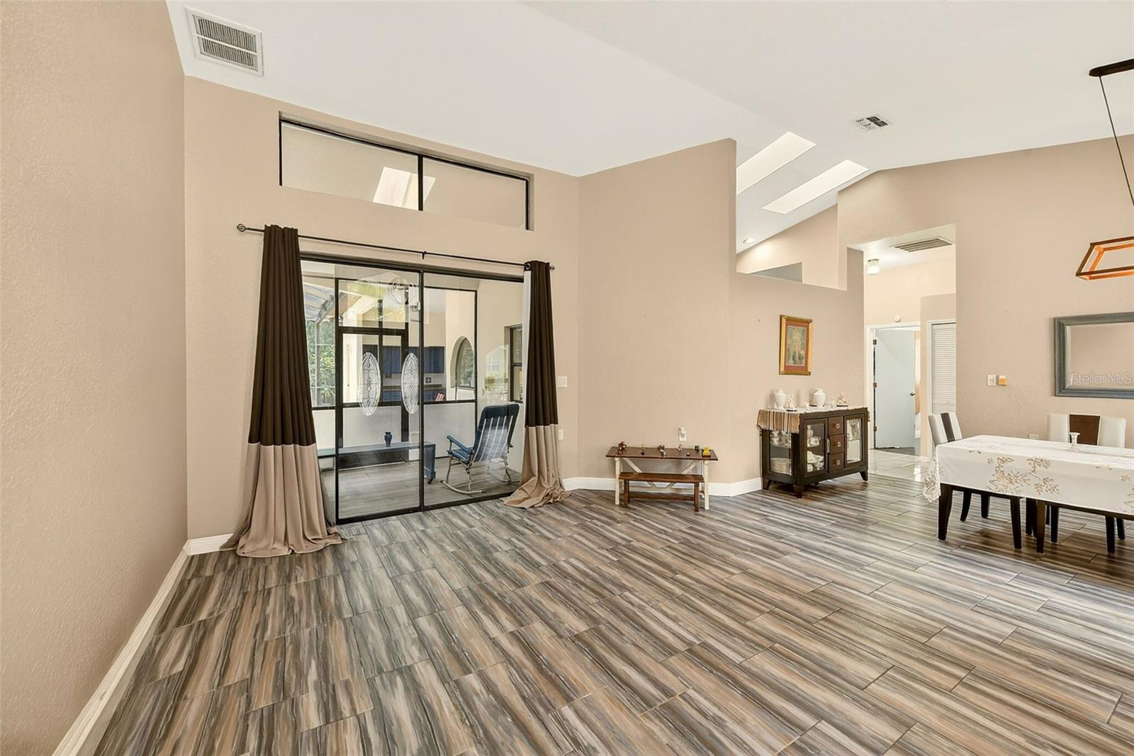 9757 HERMOSILLO DR — photo 4