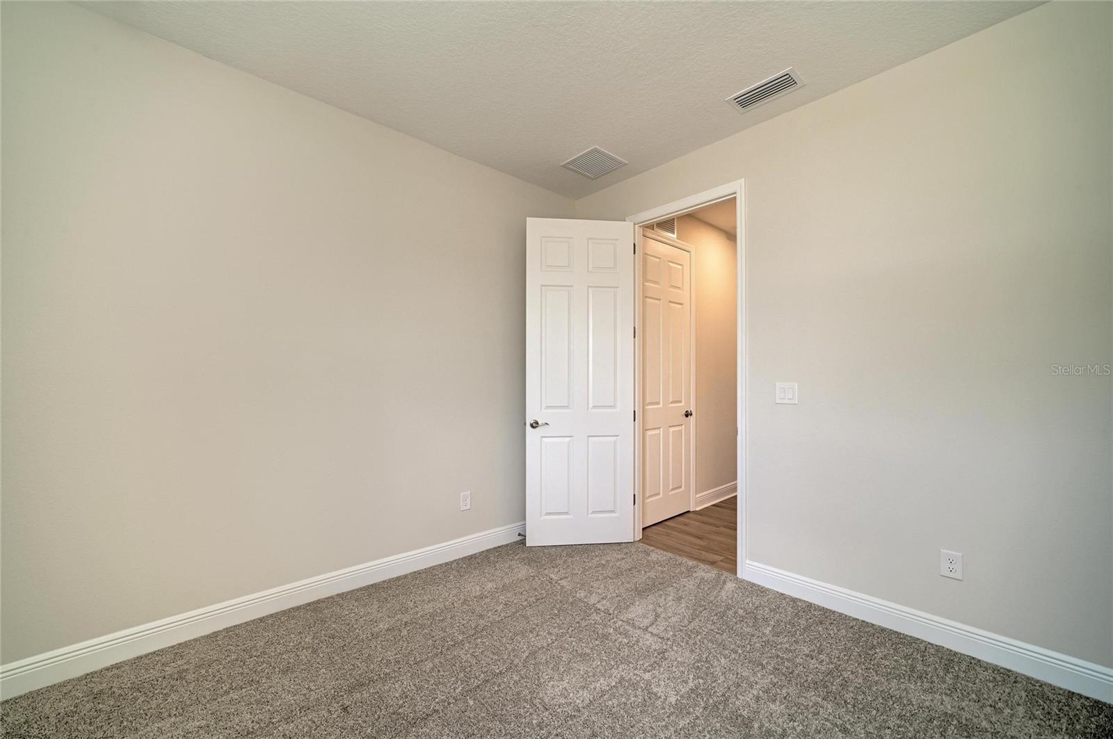 9806 LEAF GREEN LN — photo 27