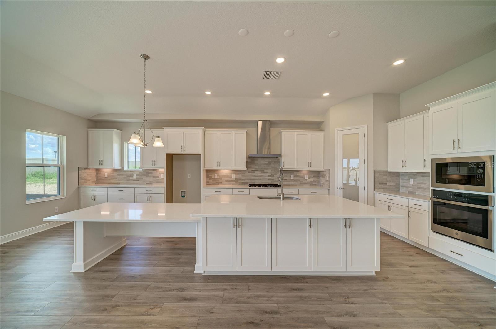 9806 LEAF GREEN LN — photo 11