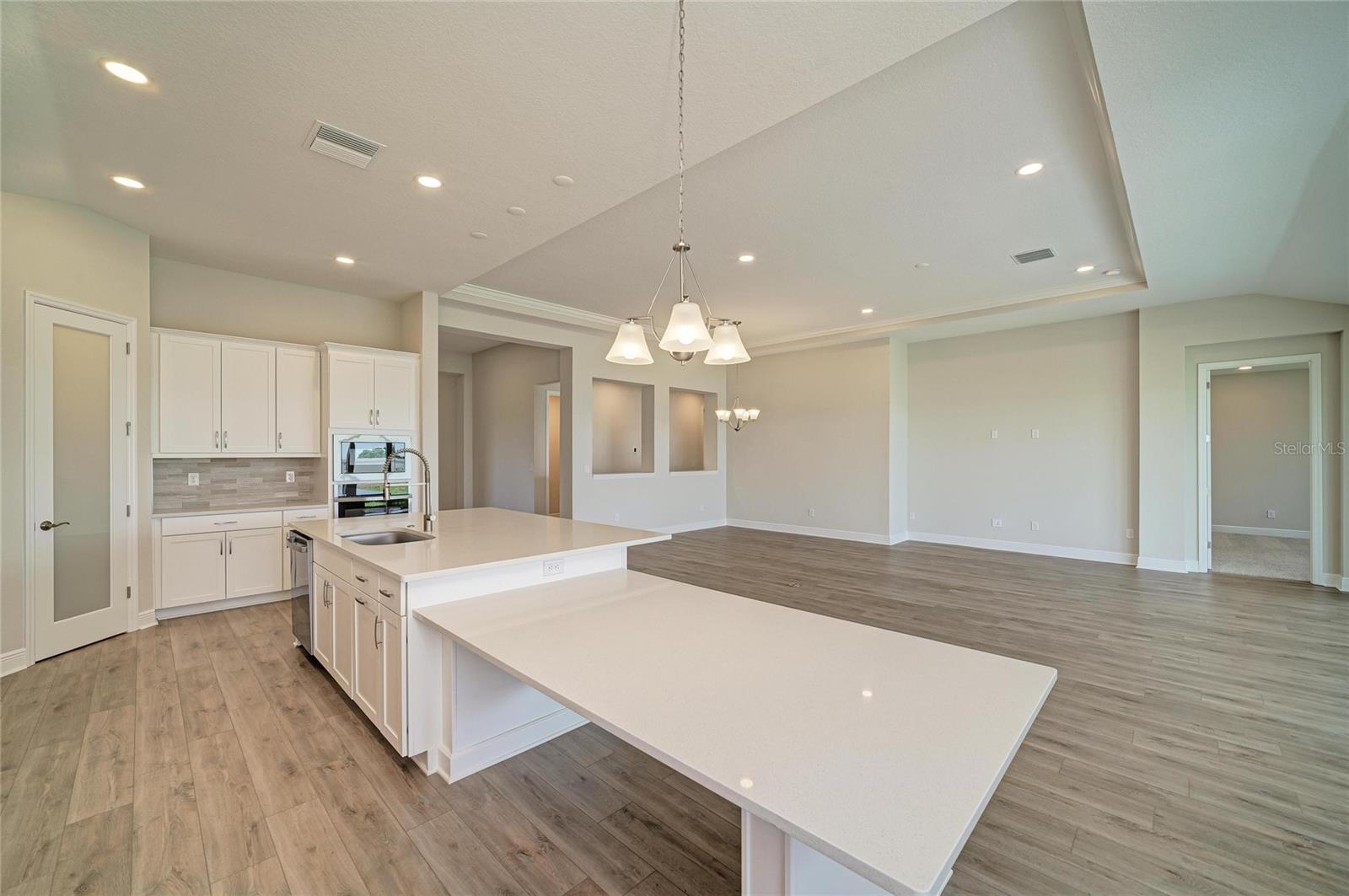 9806 LEAF GREEN LN — photo 14