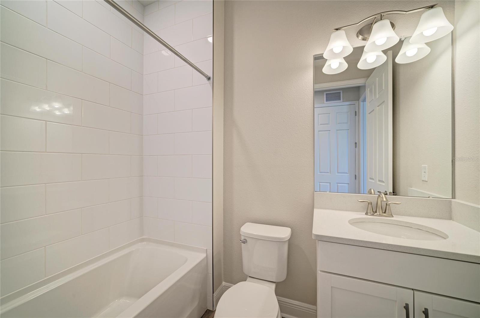 9806 LEAF GREEN LN — photo 28