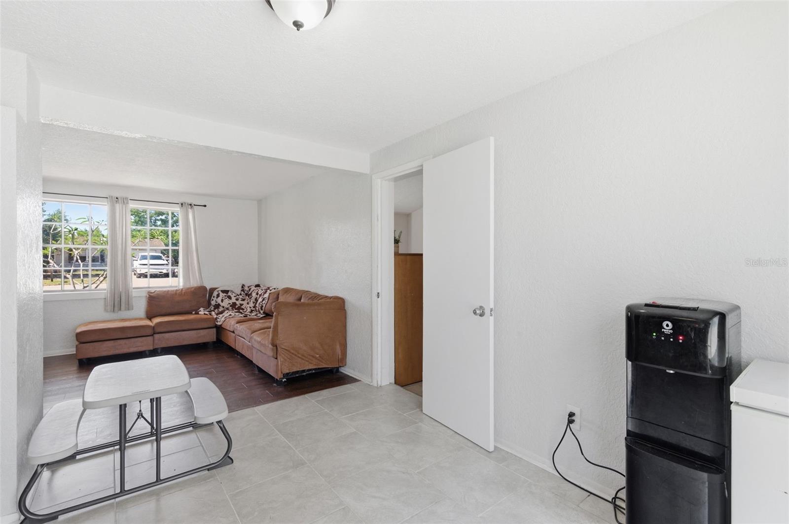 4327 BEACON SQUARE DR — photo 15