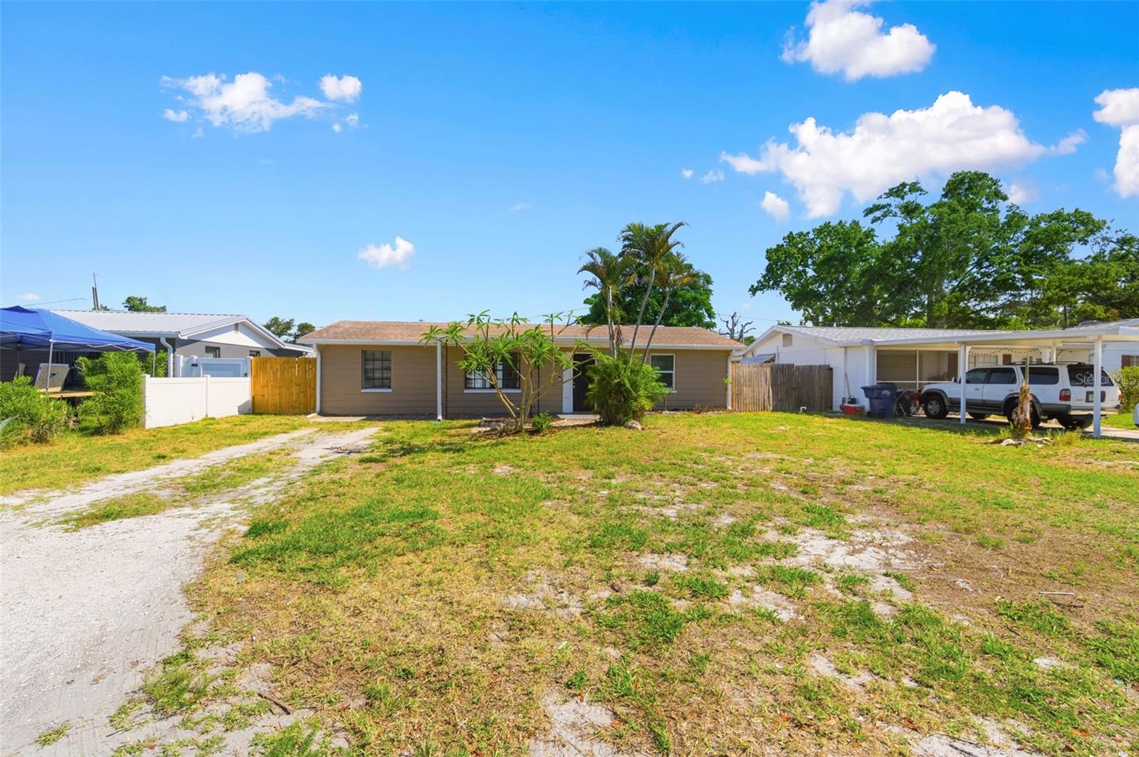 4327 BEACON SQUARE DR — photo 4