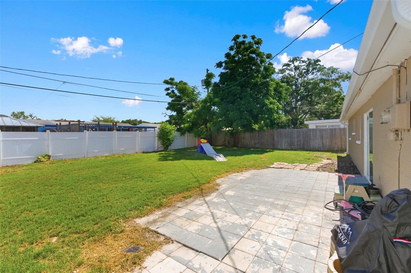 4327 BEACON SQUARE DR — photo 32