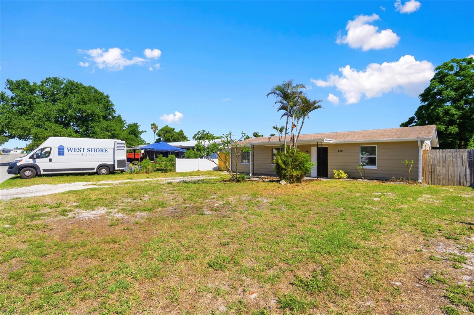 4327 BEACON SQUARE DR — photo 6
