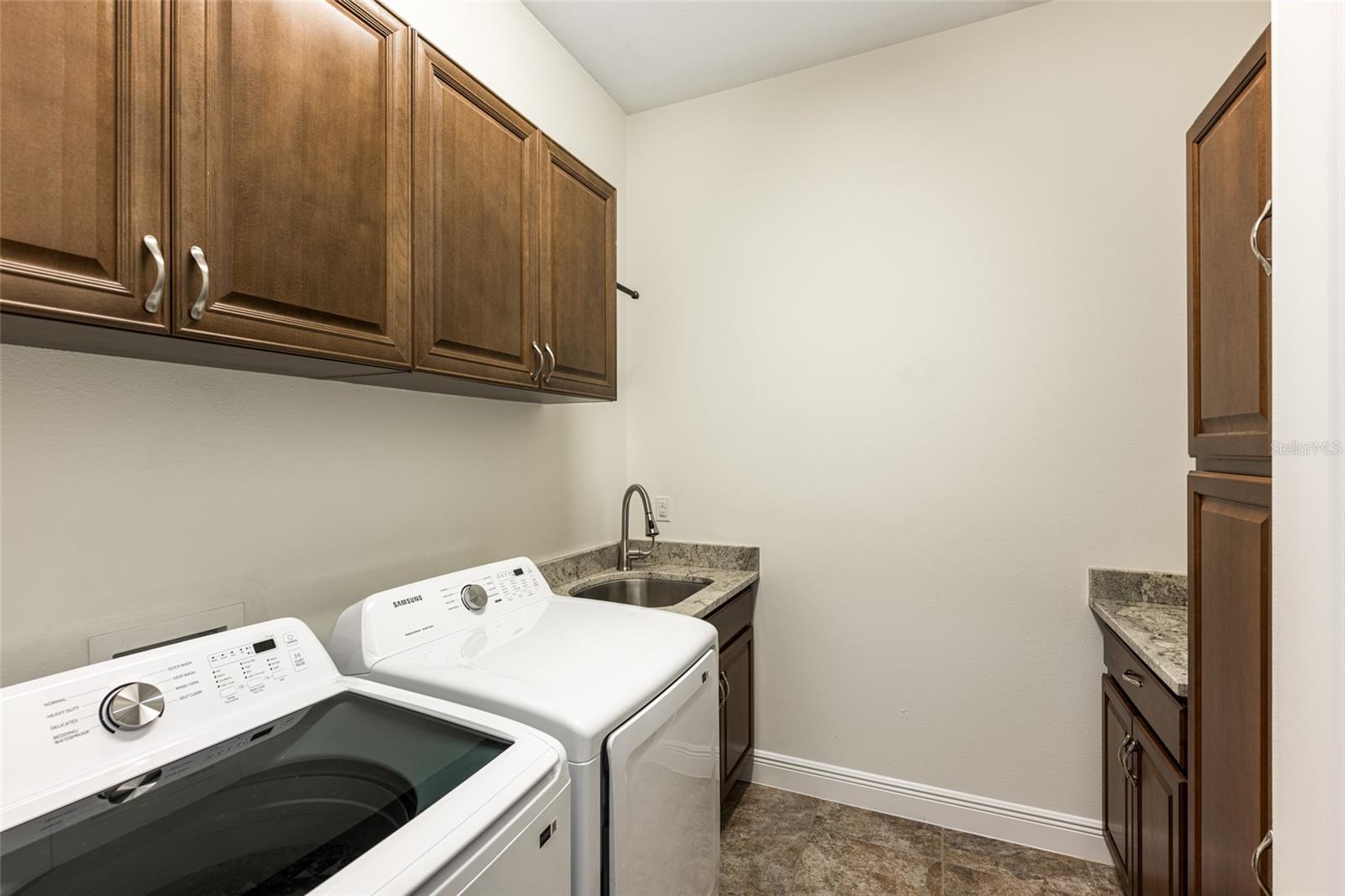 4703 TOBERMORY WAY — photo 18