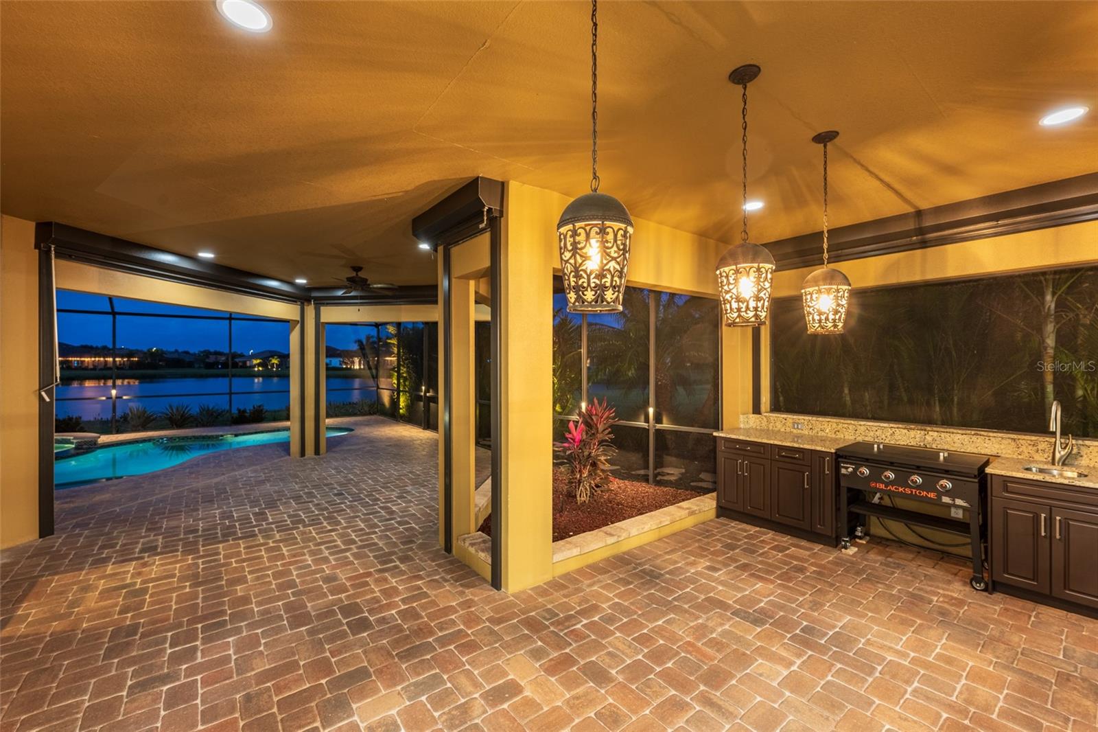 4703 TOBERMORY WAY — photo 37