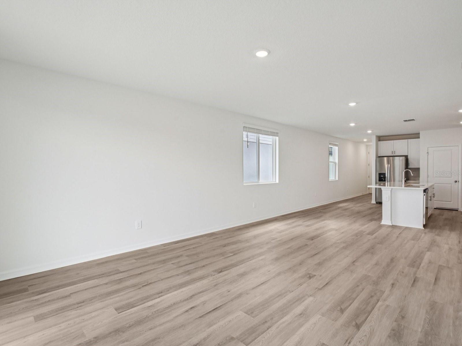 7817 GILCHRIST SPRINGS DR — photo 2