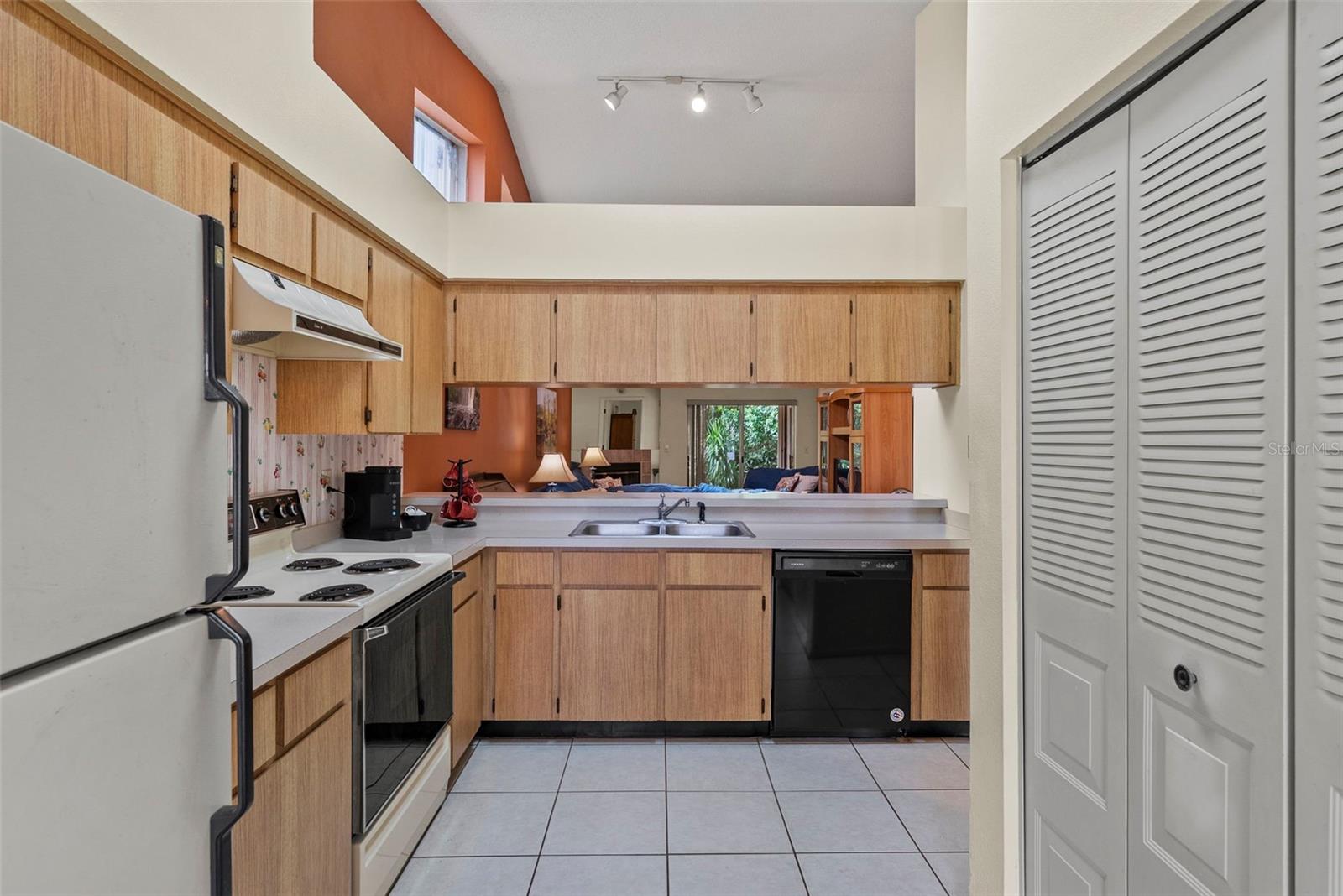 8601 TWIN FARMS PL — photo 2