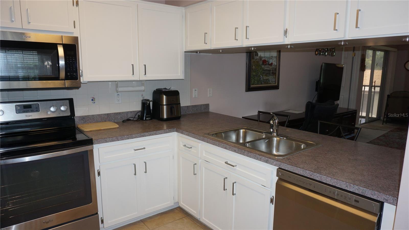 7713 HILLSIDE CT #203 — photo 6