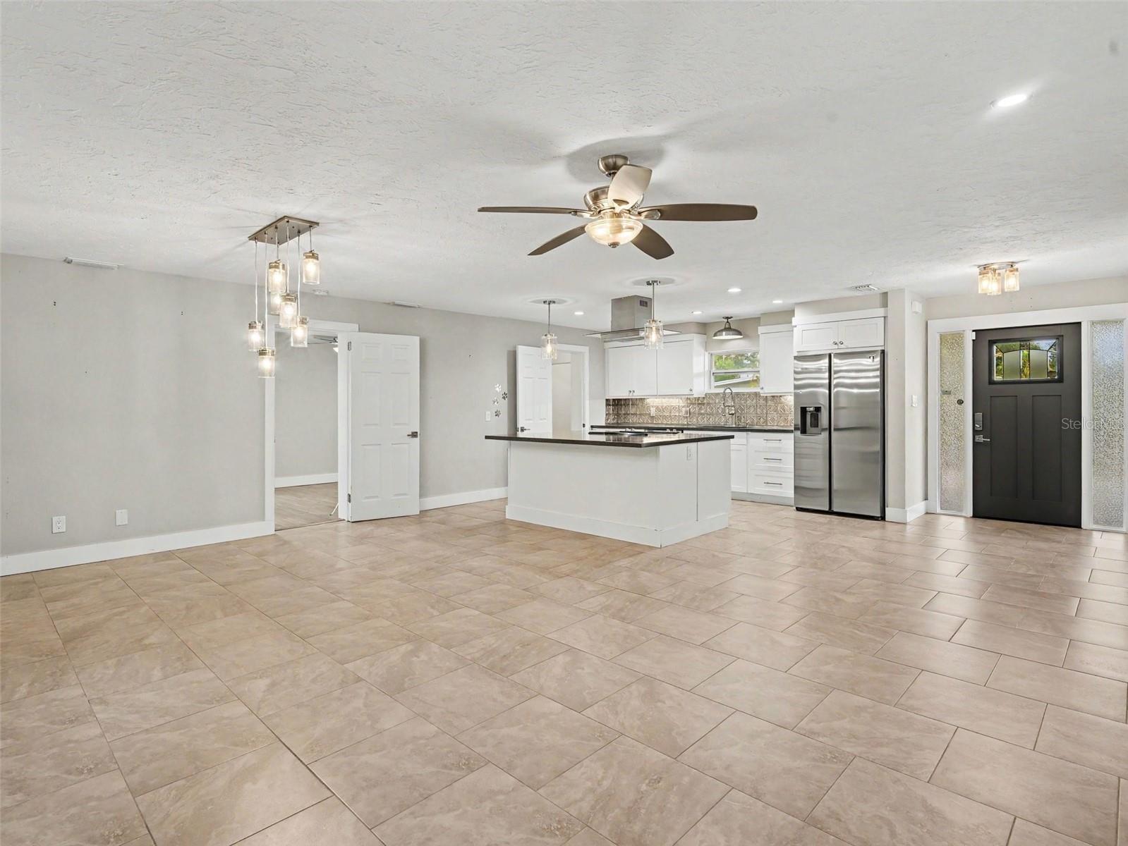 2746 HIBISCUS ST — photo 11