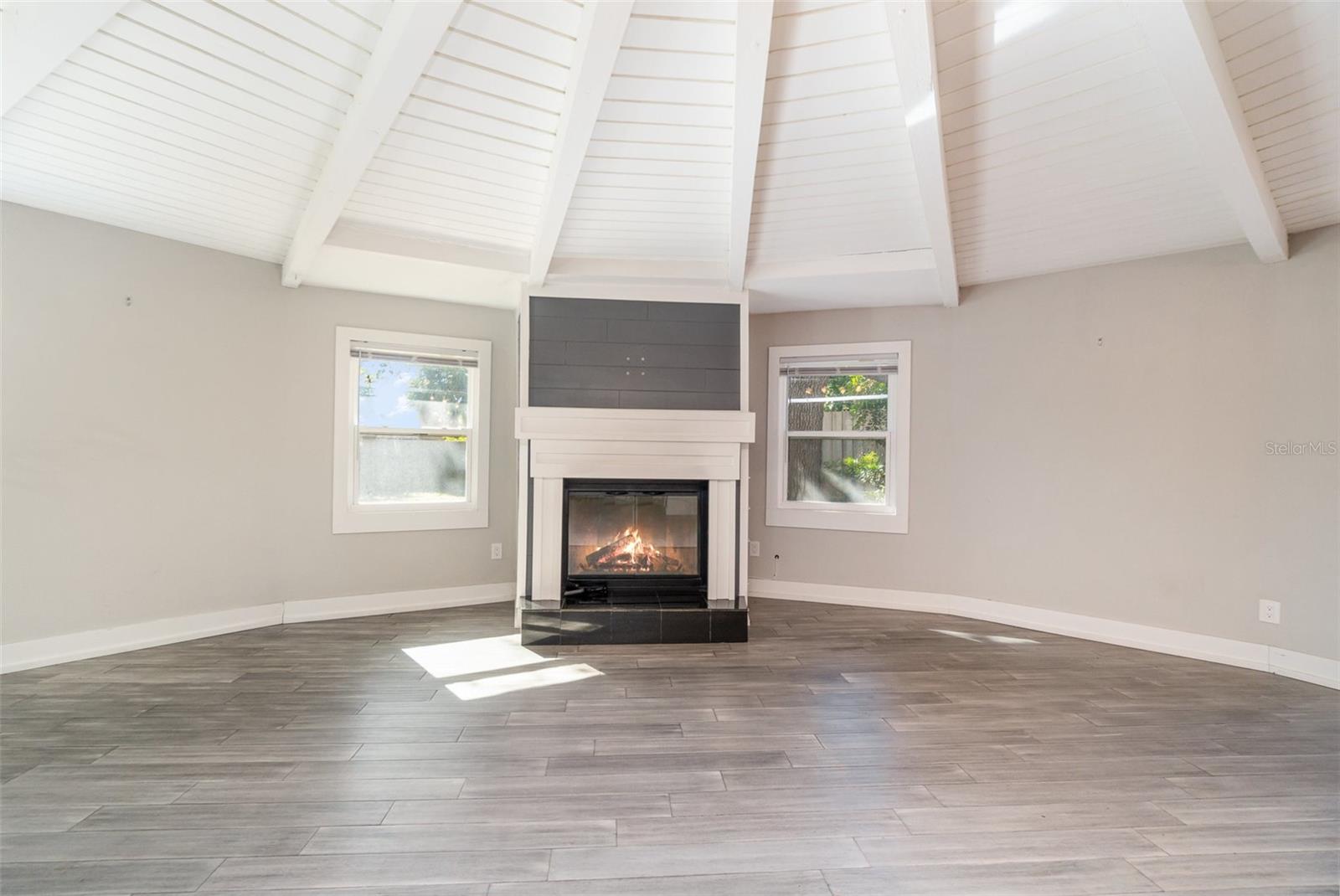 2746 HIBISCUS ST — photo 9