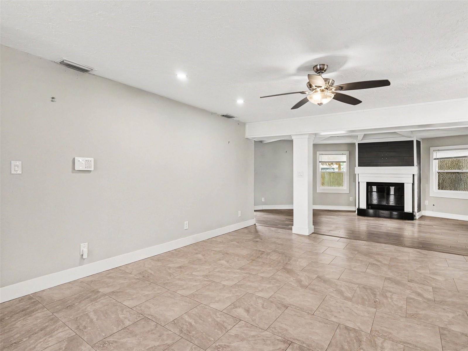 2746 HIBISCUS ST — photo 5