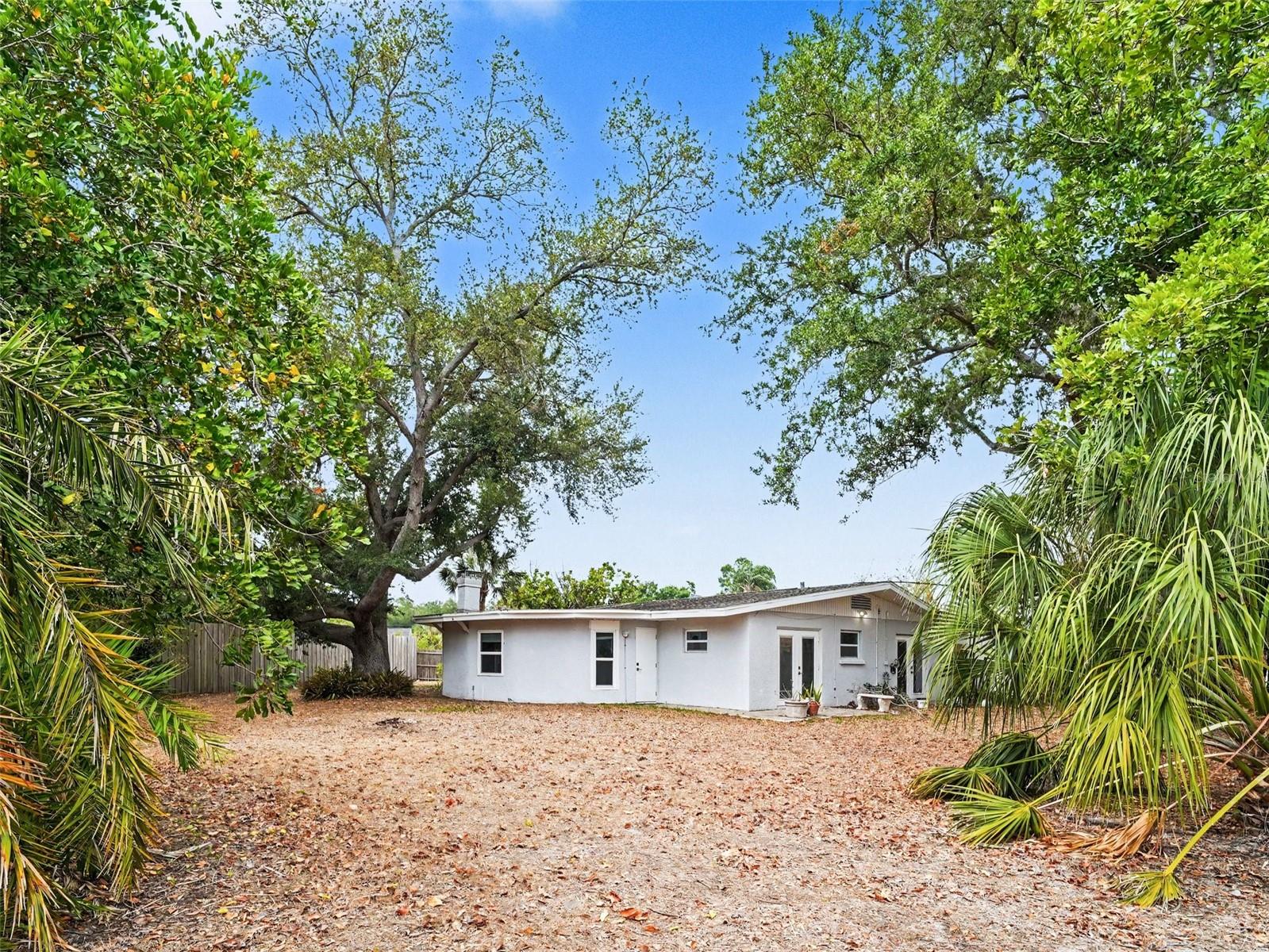 2746 HIBISCUS ST — photo 30