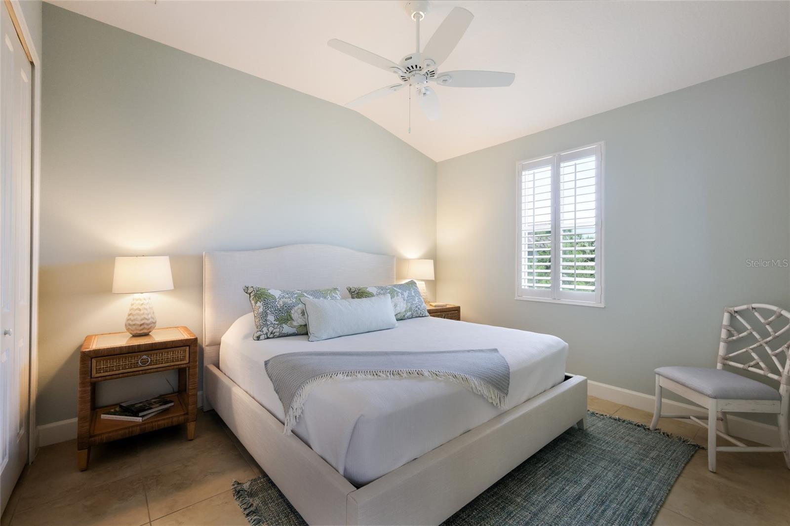 258 SAPPHIRE LAKE DR #202 — photo 26