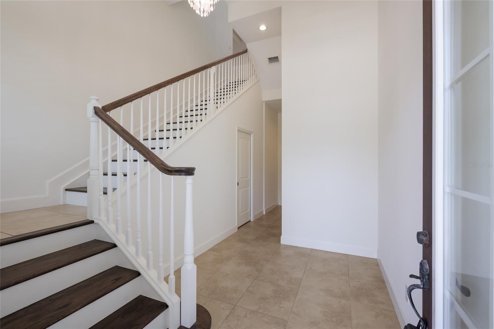 258 SAPPHIRE LAKE DR #202 — photo 5