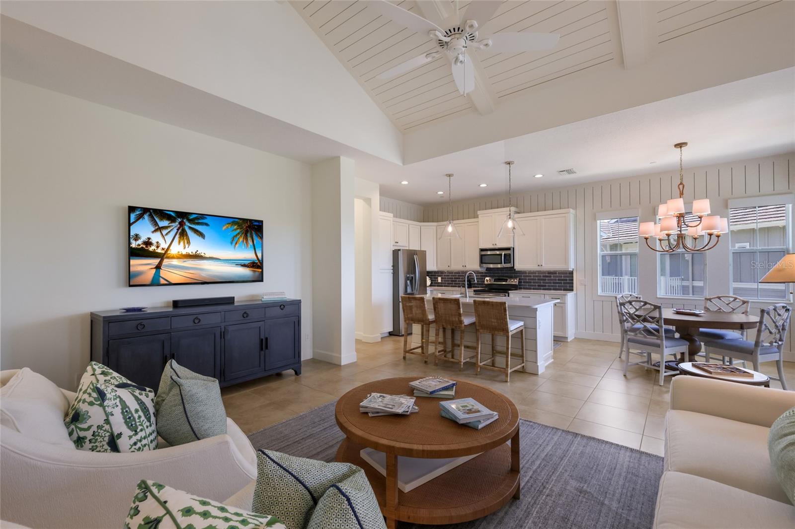 258 SAPPHIRE LAKE DR #202 — photo 9