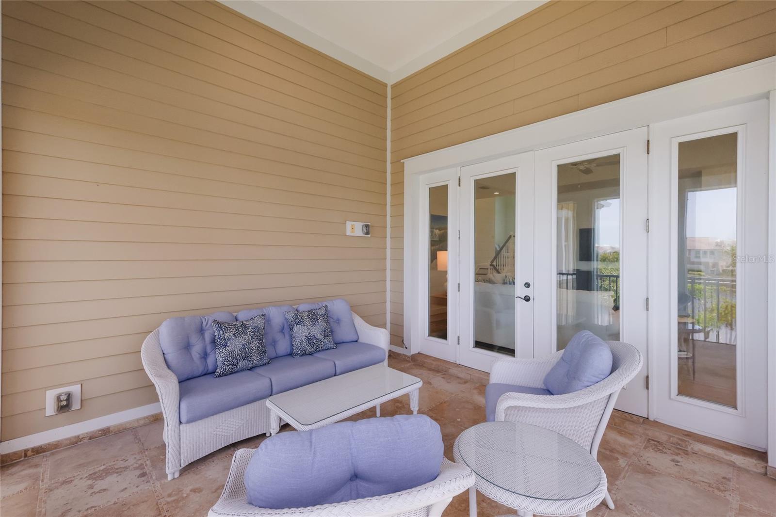 258 SAPPHIRE LAKE DR #202 — photo 31