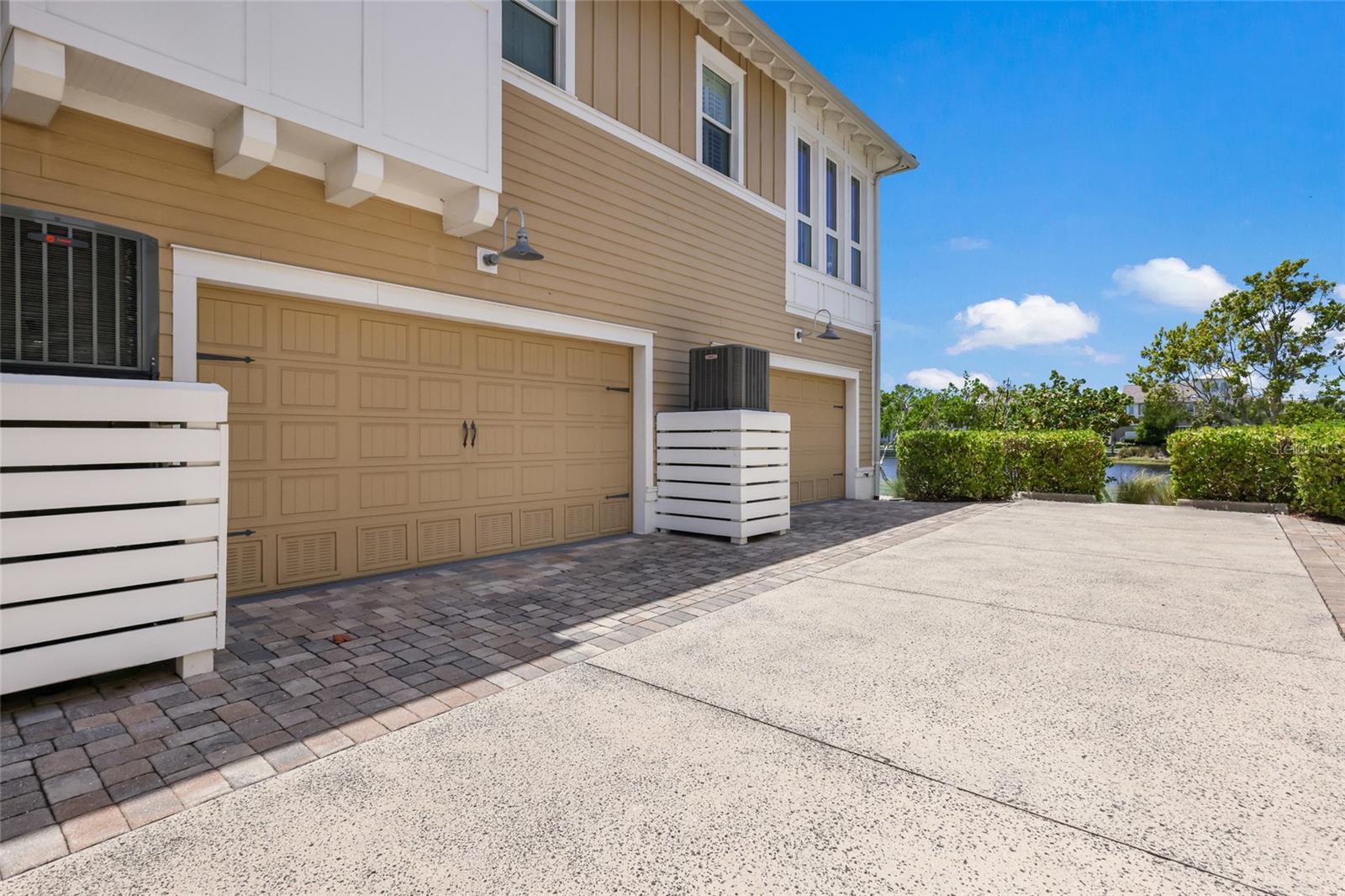 258 SAPPHIRE LAKE DR #202 — photo 32