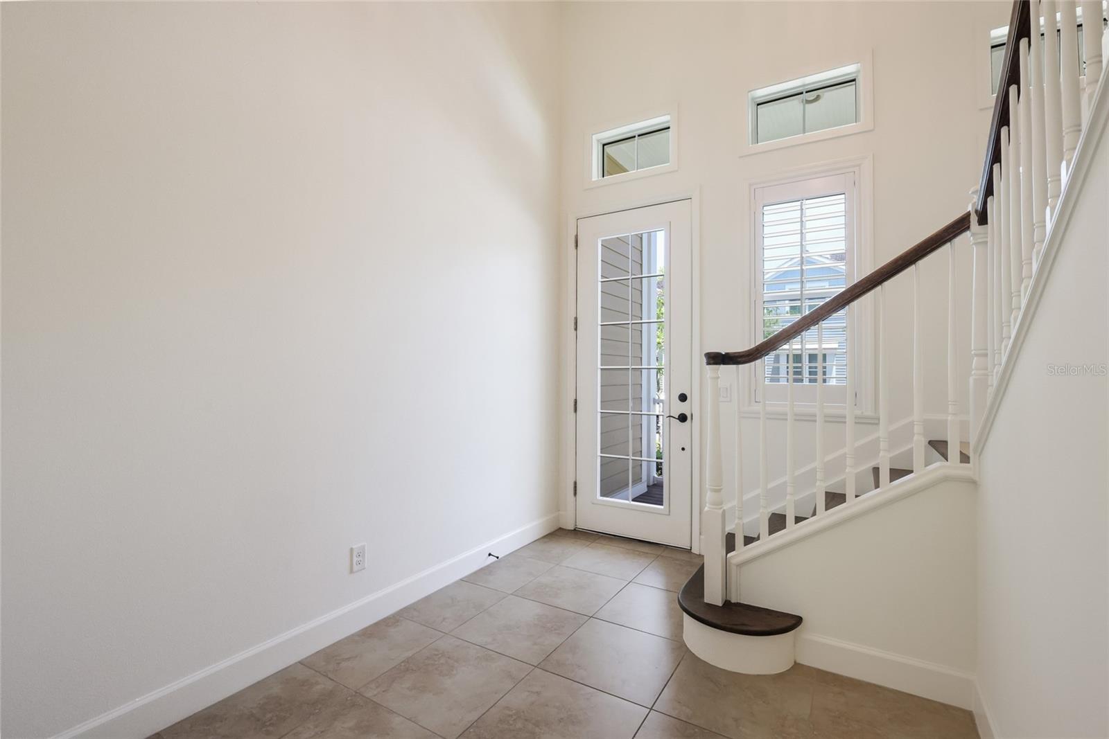 258 SAPPHIRE LAKE DR #202 — photo 6