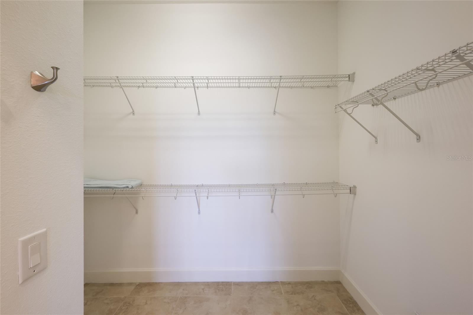258 SAPPHIRE LAKE DR #202 — photo 23