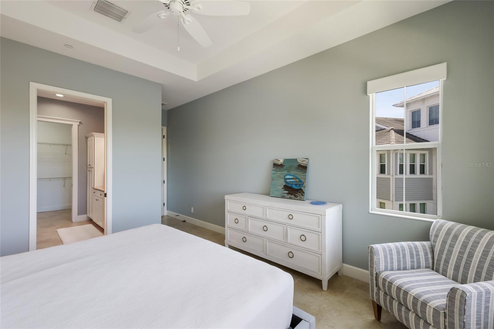 258 SAPPHIRE LAKE DR #202 — photo 20