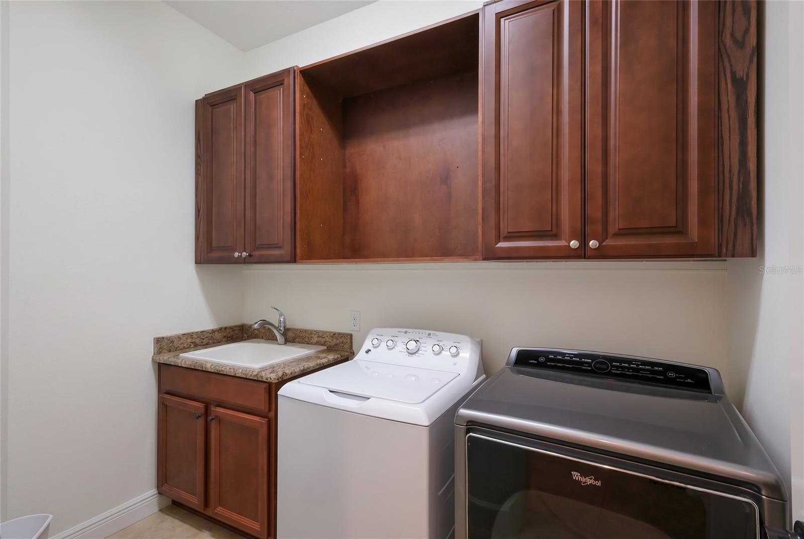 258 SAPPHIRE LAKE DR #202 — photo 17