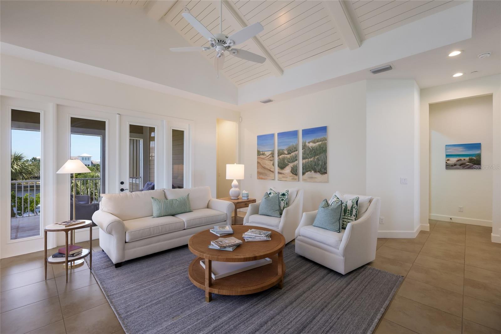 258 SAPPHIRE LAKE DR #202 — photo 11