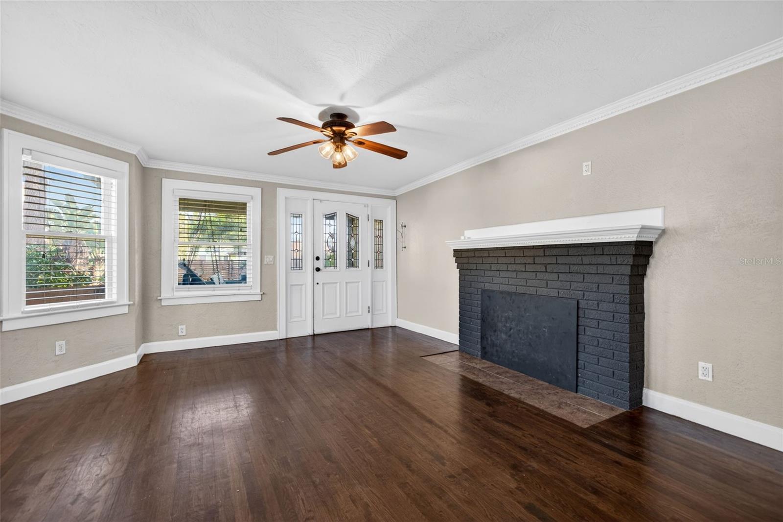 2419 DARTMOUTH AVE N — photo 5