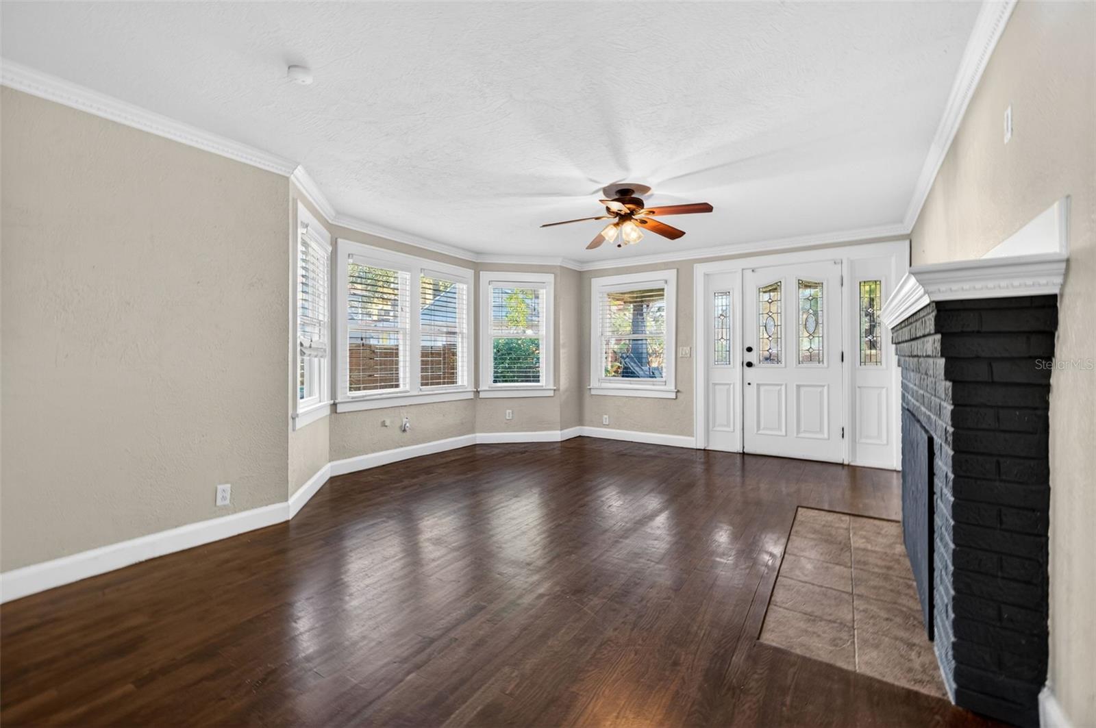 2419 DARTMOUTH AVE N — photo 7