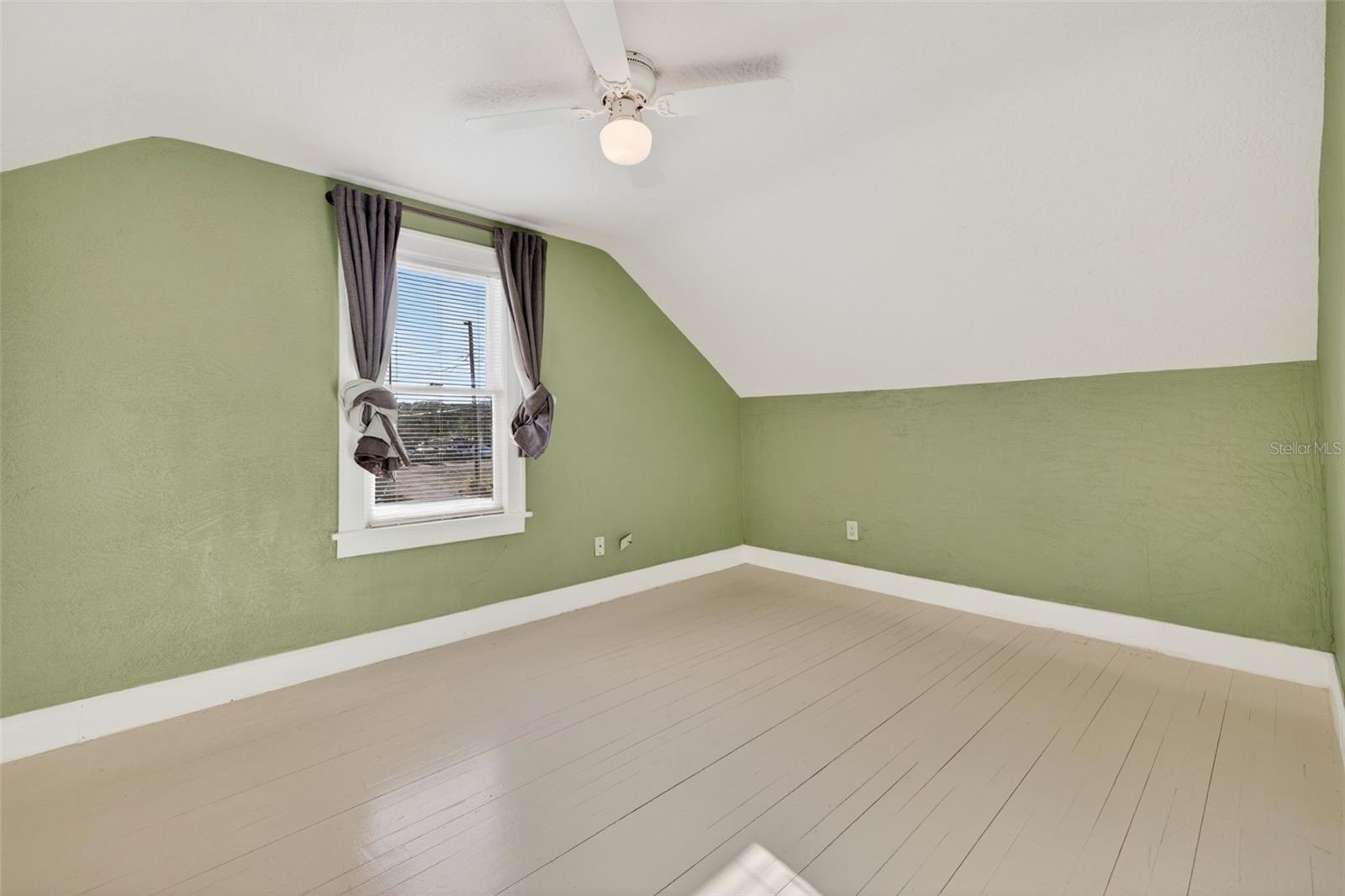 2419 DARTMOUTH AVE N — photo 25